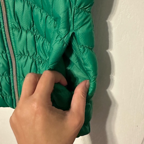 Athleta Downalicious Puffer Vest - Picture 8 of 15